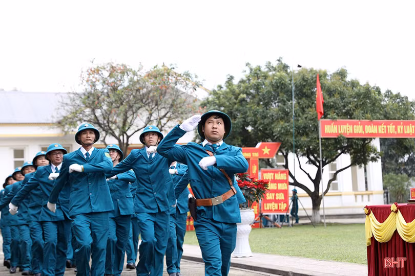 Các địa phương ở Hà Tĩnh ra quân huấn luyện năm 2023