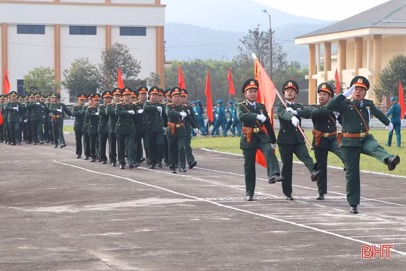 Các địa phương ở Hà Tĩnh ra quân huấn luyện năm 2023