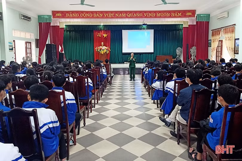 Hành hương về địa chỉ đỏ - cách giáo dục hiệu quả về lịch sử cho học sinh