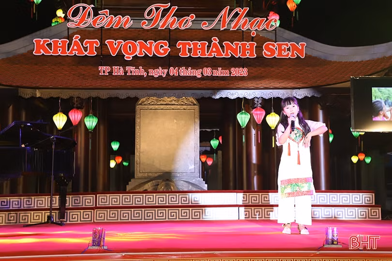 Lắng đọng cảm xúc từ đêm thơ nhạc “Khát vọng Thành Sen”