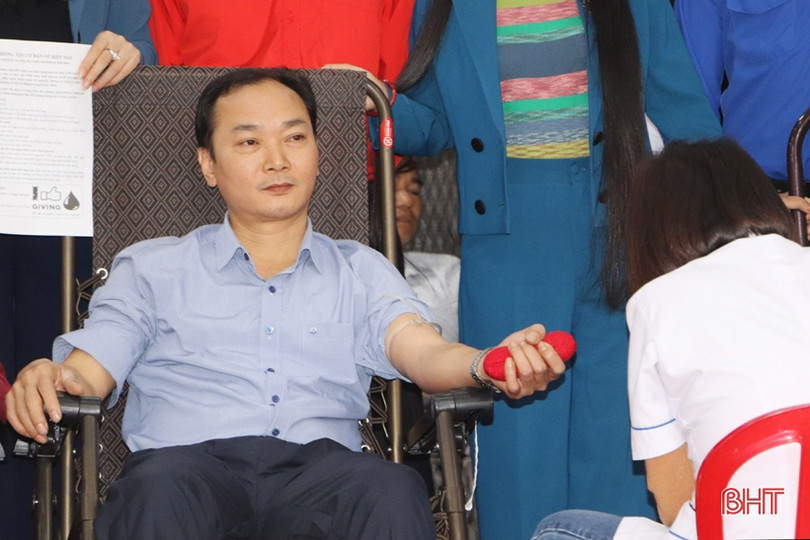 200 người tham gia ngày hội hiến máu ở Vũ Quang 