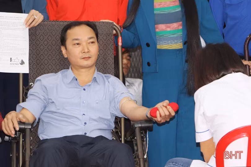 200 người tham gia ngày hội hiến máu ở Vũ Quang 
