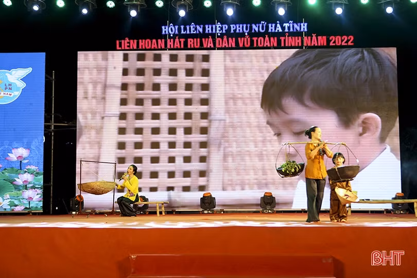 Phụ nữ Hà Tĩnh tô đẹp văn hóa quê hương