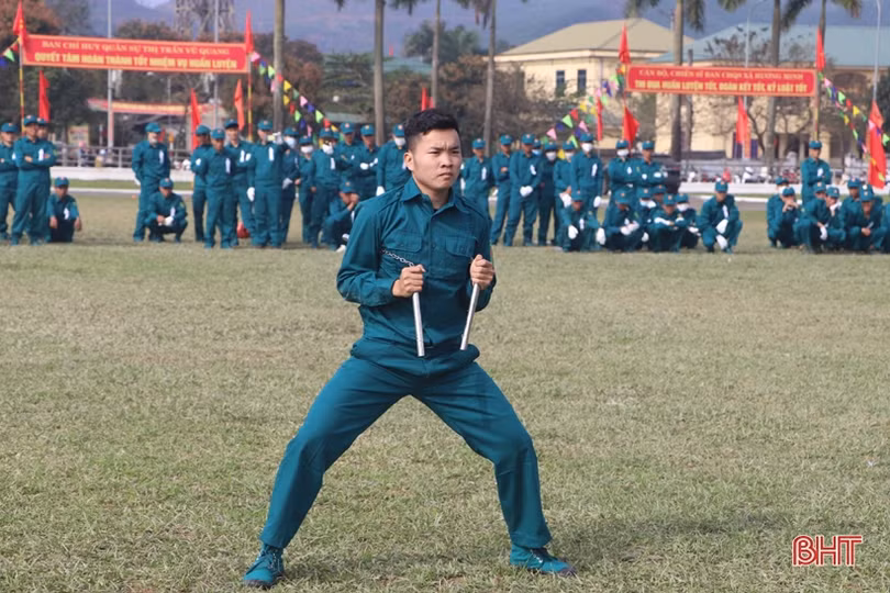 Các địa phương ở Hà Tĩnh ra quân huấn luyện năm 2023