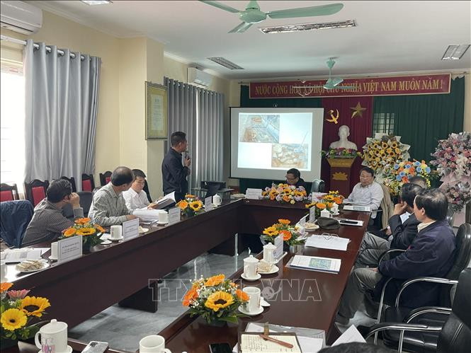 Nhiều phát hiện mới tại khu vực 4 cổng và tường Thành nhà Hồ
