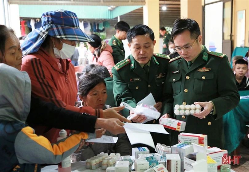 Quân y biên phòng Hà Tĩnh chăm lo sức khỏe cho người dân biên giới
