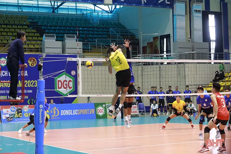 Đinh Văn Phương - đối chuyền trẻ đầy triển vọng của bóng chuyền Hà Tĩnh