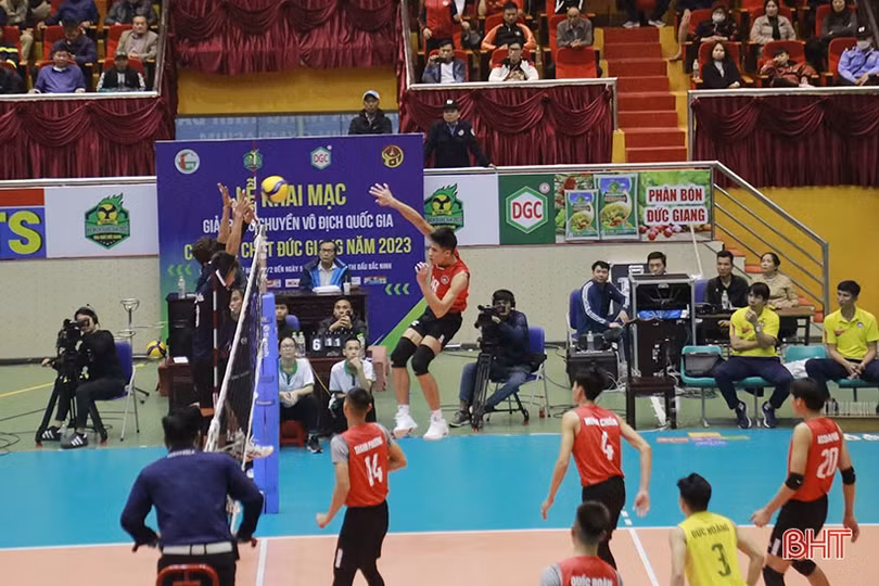 Đinh Văn Phương - đối chuyền trẻ đầy triển vọng của bóng chuyền Hà Tĩnh