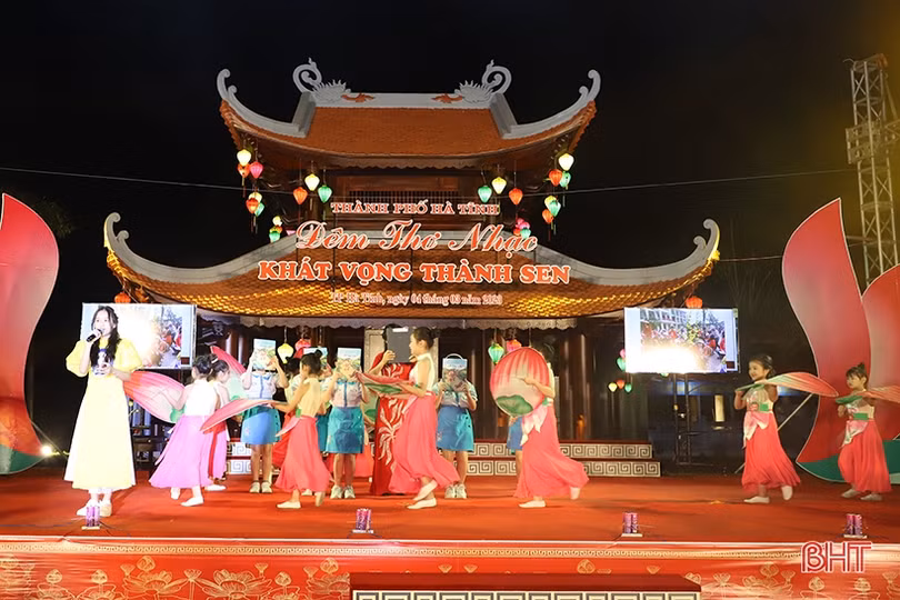 Lắng đọng cảm xúc từ đêm thơ nhạc “Khát vọng Thành Sen”