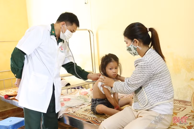 Quân y biên phòng Hà Tĩnh chăm lo sức khỏe cho người dân biên giới