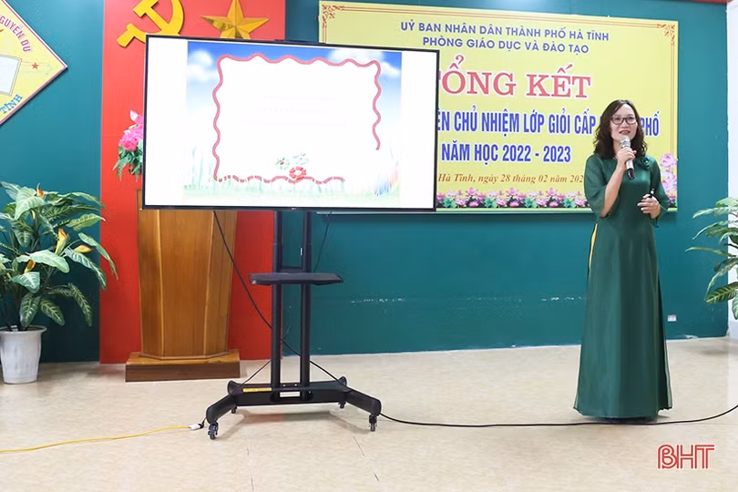 Thành phố Hà Tĩnh vinh danh 52 giáo viên chủ nhiệm giỏi cấp tiểu học