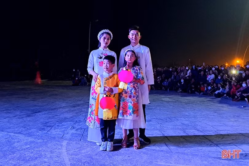 Đặc sắc đêm trình diễn “Tôi yêu áo dài Việt Nam” ở Nghi Xuân