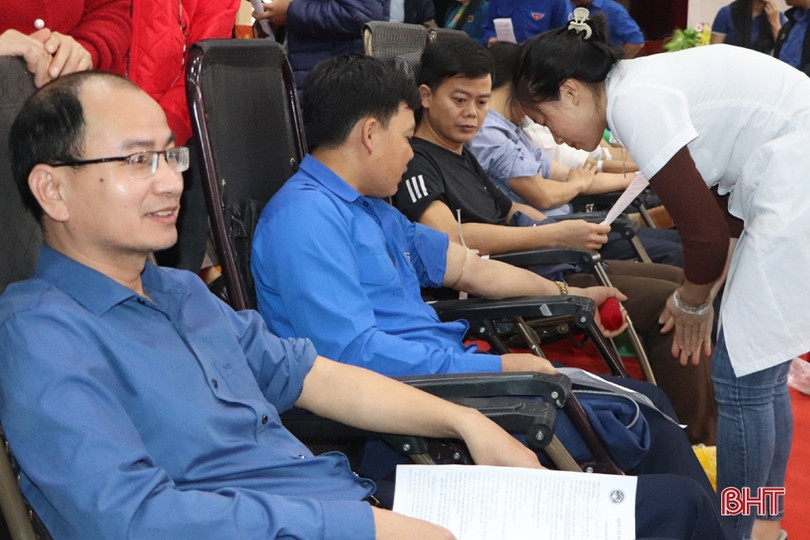 200 người tham gia ngày hội hiến máu ở Vũ Quang 