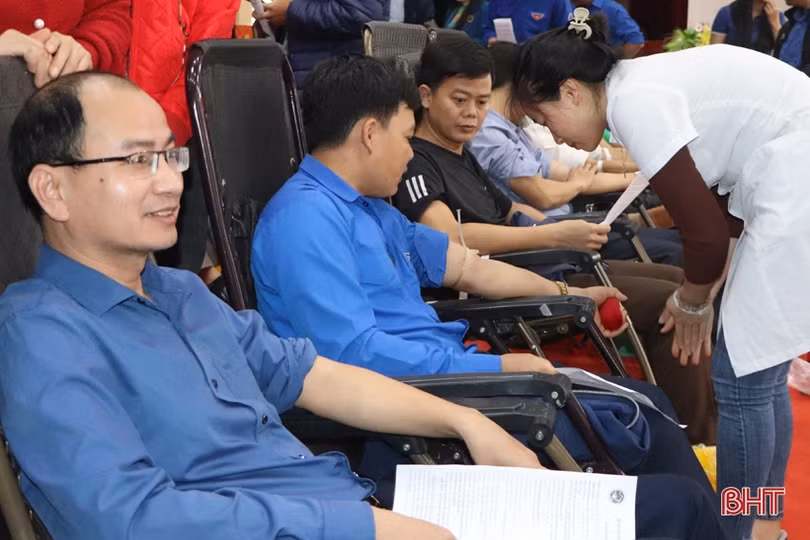 200 người tham gia ngày hội hiến máu ở Vũ Quang 