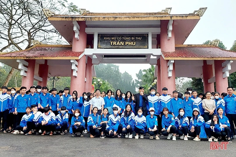 Hành hương về địa chỉ đỏ - cách giáo dục hiệu quả về lịch sử cho học sinh