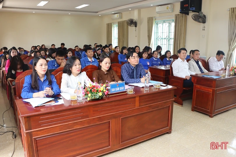 Phó Bí thư Đoàn trường THPT Cẩm Xuyên nhất liên hoan báo cáo viên, tuyên truyền viên giỏi