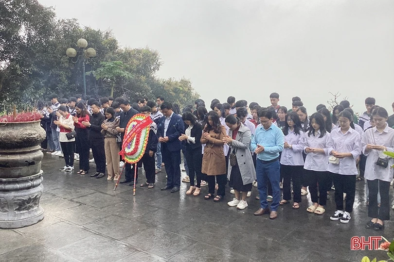 Hành hương về địa chỉ đỏ - cách giáo dục hiệu quả về lịch sử cho học sinh