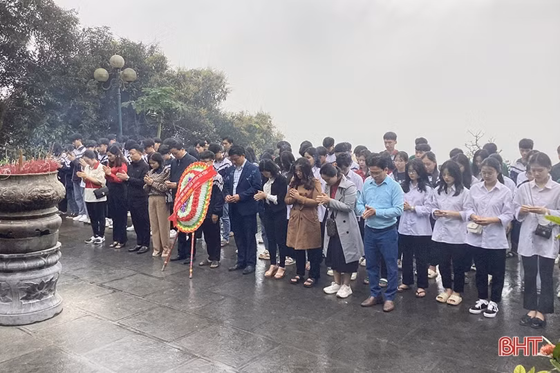 Hành hương về địa chỉ đỏ - cách giáo dục hiệu quả về lịch sử cho học sinh