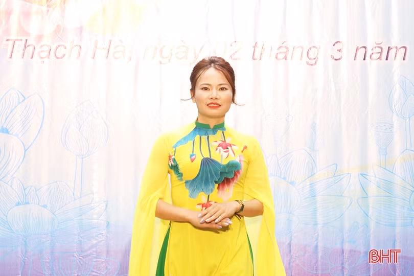 Phụ nữ Thạch Hà thanh lịch trong chương trình “Duyên dáng áo dài”