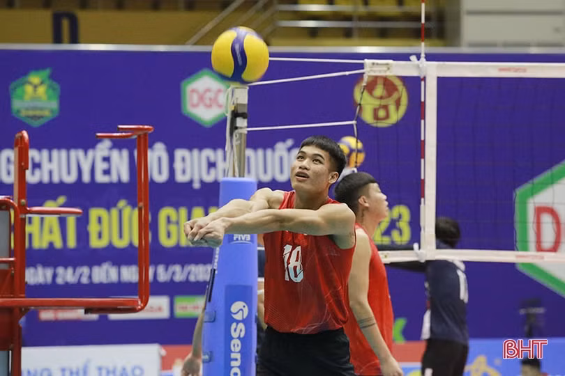 Đinh Văn Phương - đối chuyền trẻ đầy triển vọng của bóng chuyền Hà Tĩnh