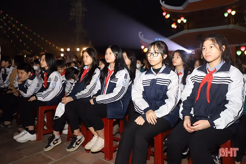 Giới trẻ Thành Sen yêu thích hoạt động văn hóa truyền thống tại Lễ hội xuân Văn Miếu