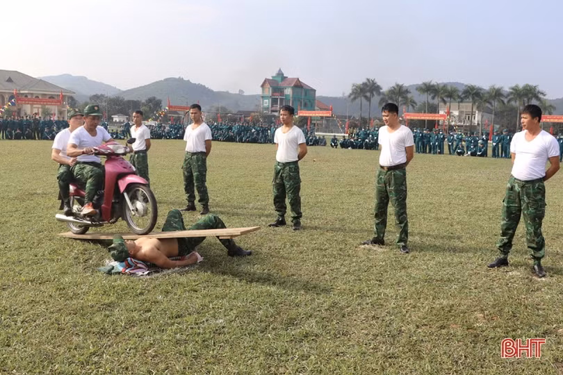 Các địa phương ở Hà Tĩnh ra quân huấn luyện năm 2023