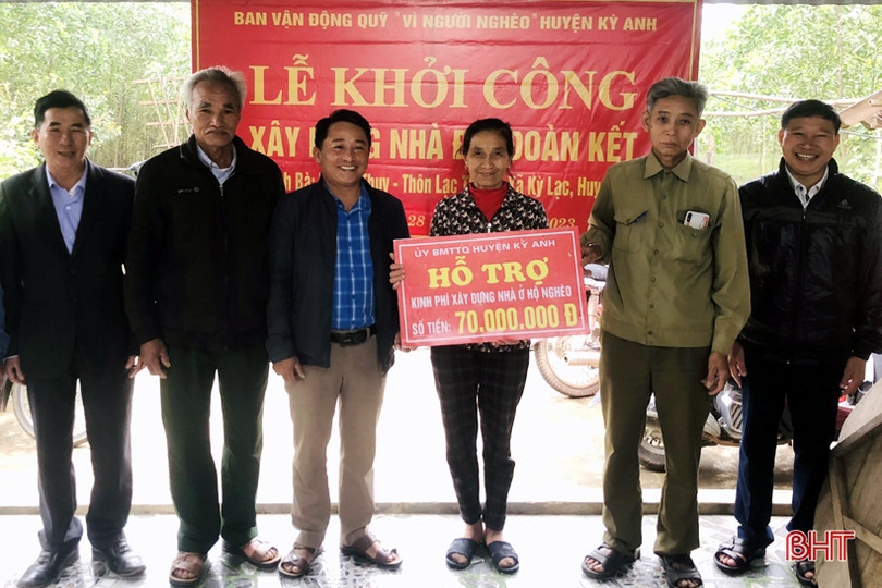 Khởi công xây nhà đại đoàn kết cho hộ nghèo xã vùng thượng Kỳ Anh 