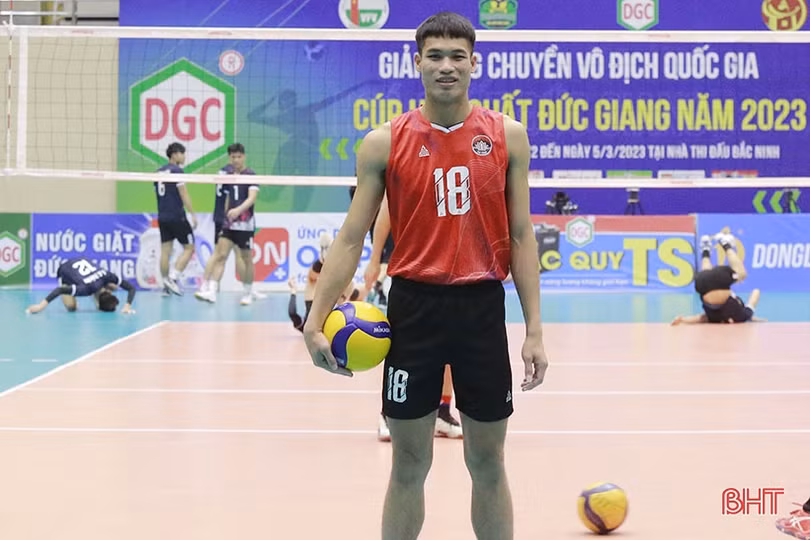 Đinh Văn Phương - đối chuyền trẻ đầy triển vọng của bóng chuyền Hà Tĩnh
