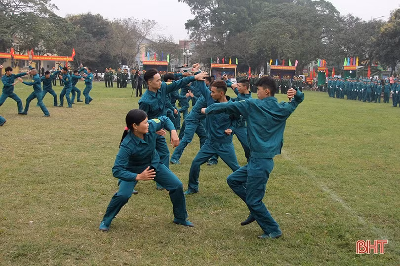 Các địa phương ở Hà Tĩnh ra quân huấn luyện năm 2023