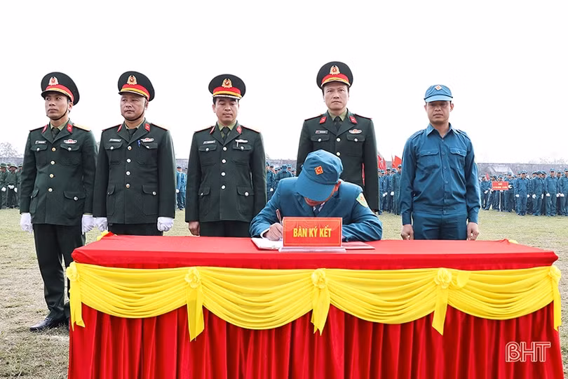 Các địa phương ở Hà Tĩnh ra quân huấn luyện năm 2023