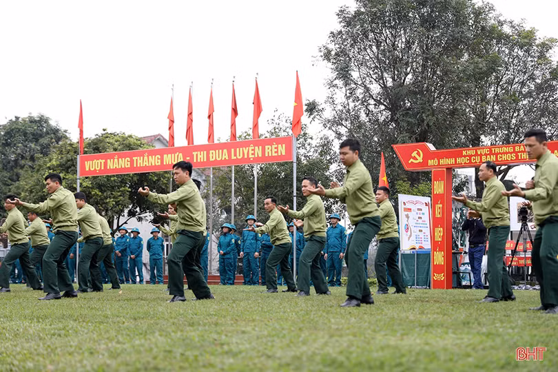 Các địa phương ở Hà Tĩnh ra quân huấn luyện năm 2023