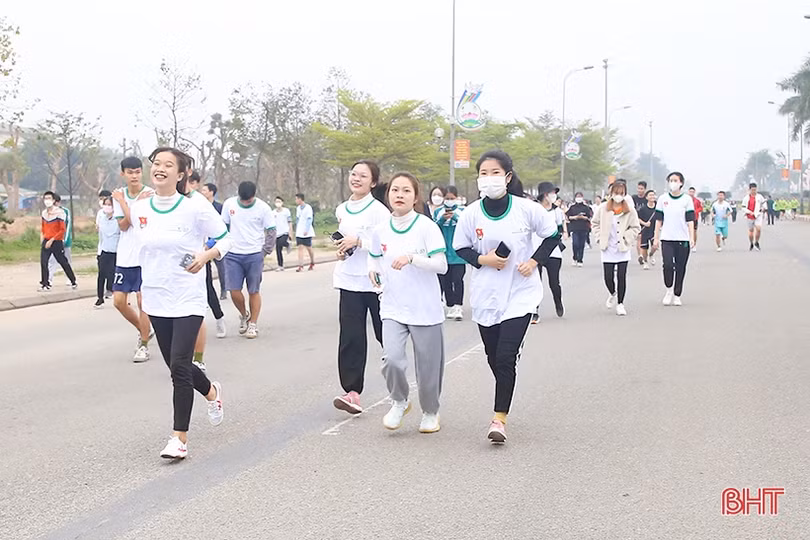 Thanh niên Hà Tĩnh hưởng ứng Giải chạy trực tuyến “RUN AND GET GIFTS”