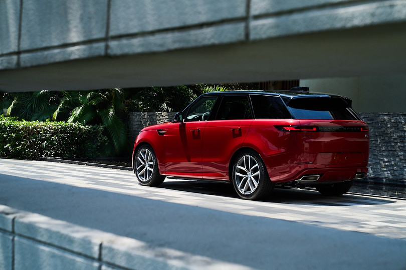 Range Rover Sport 2023 ra mắt tại Việt Nam, giá từ 7,329 tỷ đồng