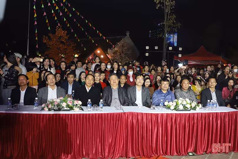 Lắng đọng cảm xúc từ đêm thơ nhạc “Khát vọng Thành Sen”