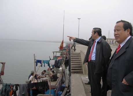 và xã Thạch Kim (Lộc Hà)