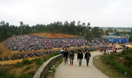 Bãi đậu xe mới rộng 13.500m2 đủ sức chứa hàng nghìn phương tiện Bãi đậu xe mới rộng 13.500m2 đủ sức chứa hàng nghìn phương tiện