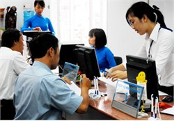 Điều chỉnh tỷ giá phù hợp với cung cầu ngoại tệ ảnh 1