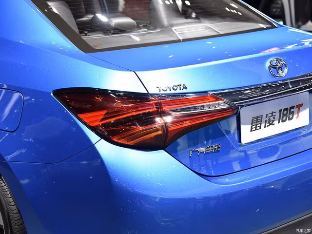 lam quen voi mot toyota corolla 2017 mang thiet ke khac biet