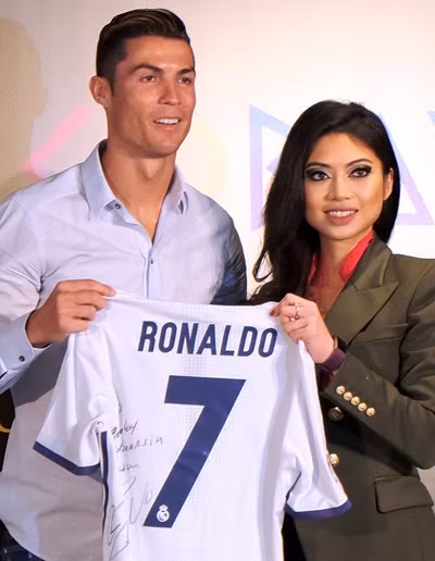 ronaldo co the toi viet nam vao nam sau
