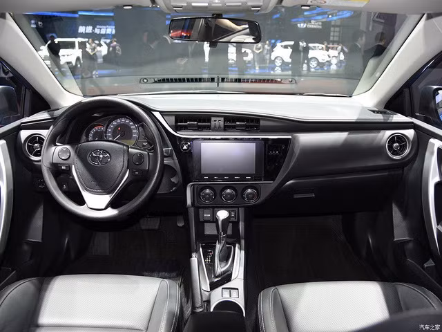 lam quen voi mot toyota corolla 2017 mang thiet ke khac biet