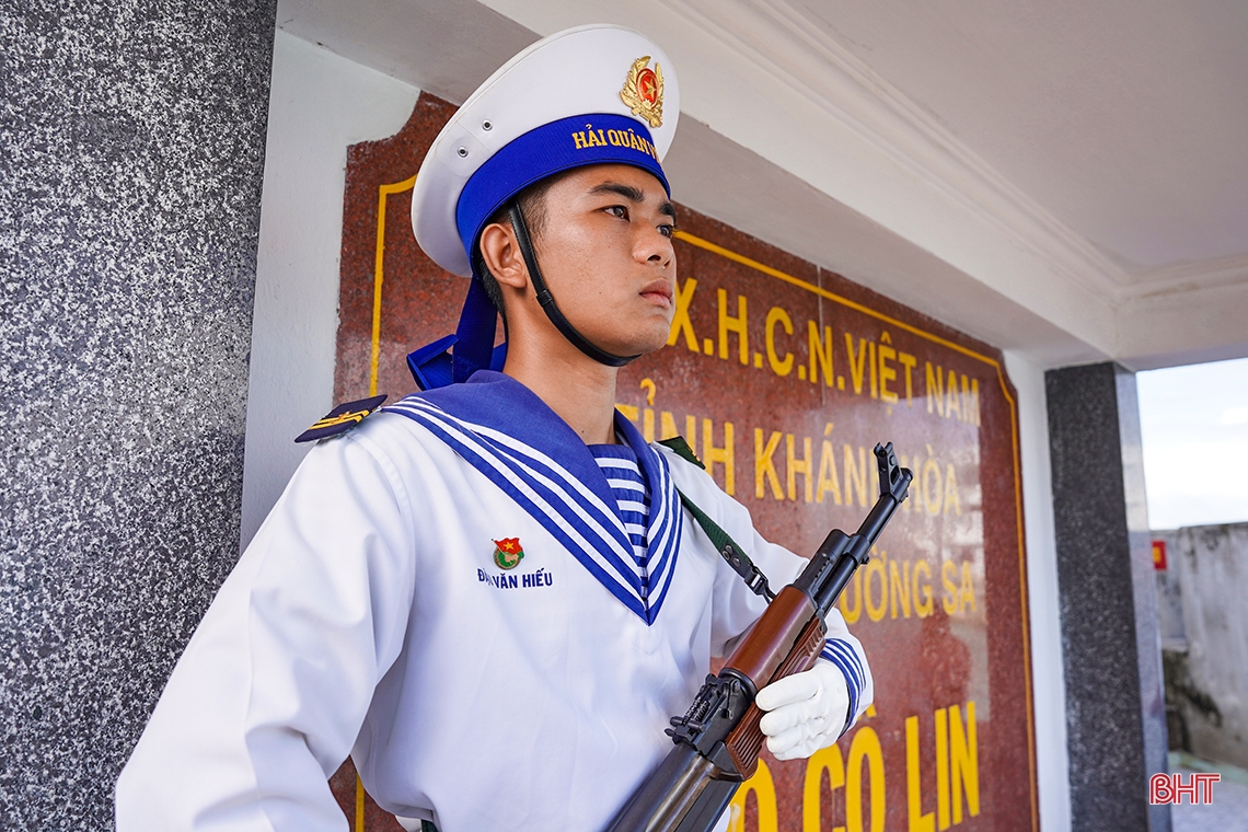 Nhật ký Trường Sa: Pháo đài giữa trùng khơi!