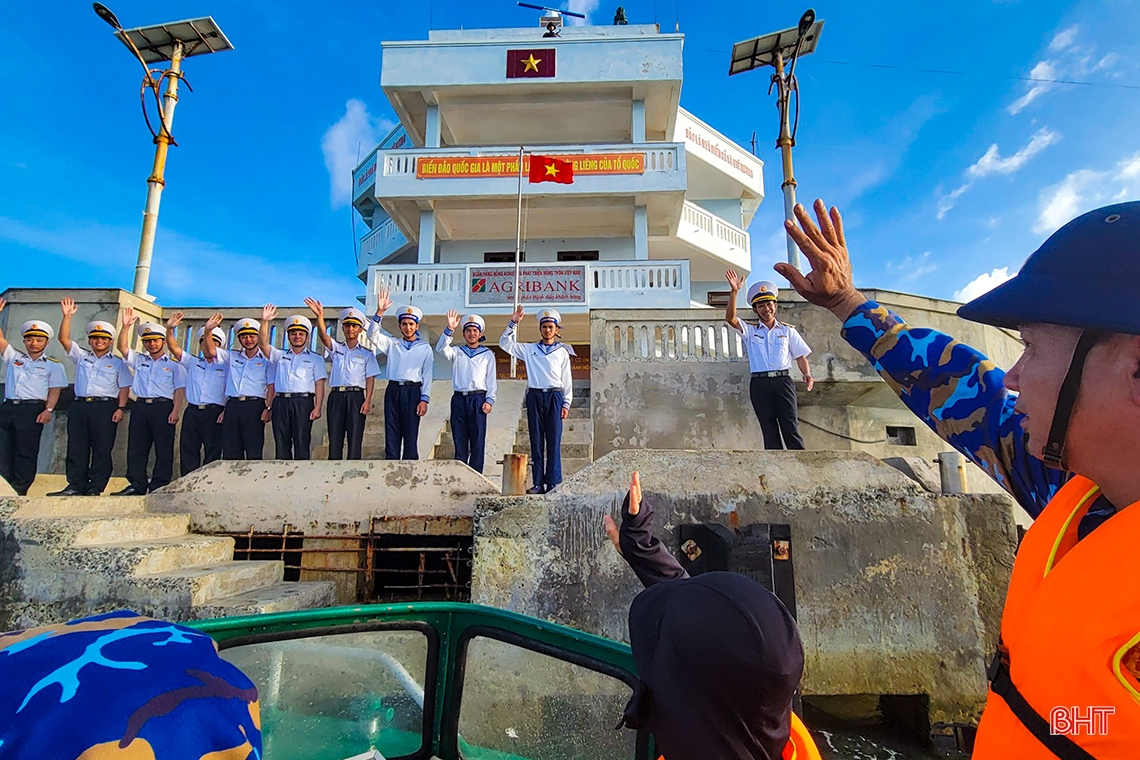 Nhật ký Trường Sa: Pháo đài giữa trùng khơi!