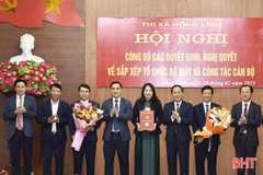 Vũ Quang, Nghi Xuân, TX Hồng Lĩnh công bố quyết định về tổ chức bộ máy, bổ nhiệm cán bộ