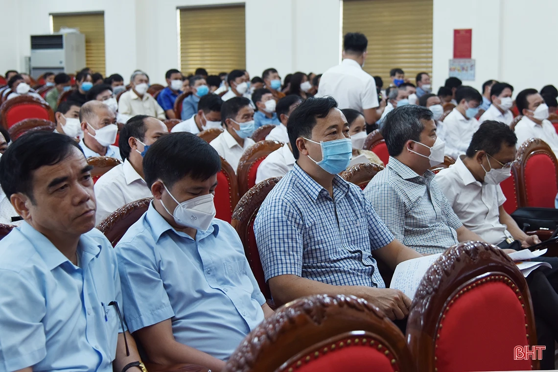 Tiếp thu nghiêm túc ý kiến của cử tri Hà Tĩnh để chuyển tải đến các cơ quan có thẩm quyền