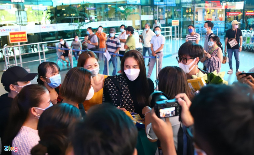 Thủy Tiên về nhà sau 6 ngày cứu trợ miền Trung