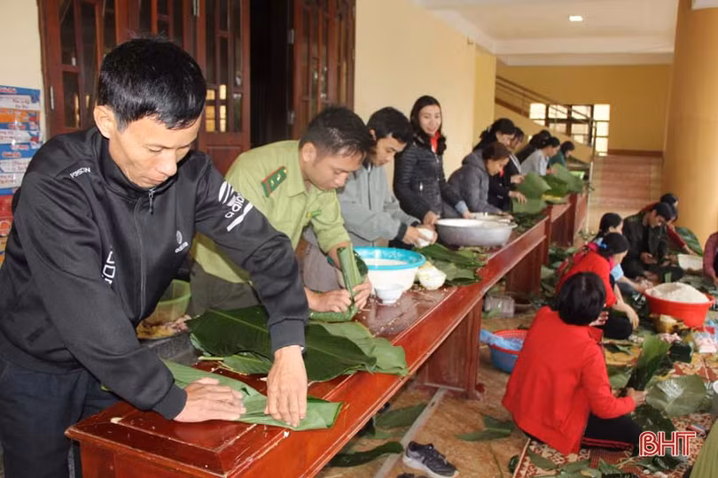 Các tổ chức, cá nhân tiếp tục ủng hộ bà con vùng lũ Hà Tĩnh