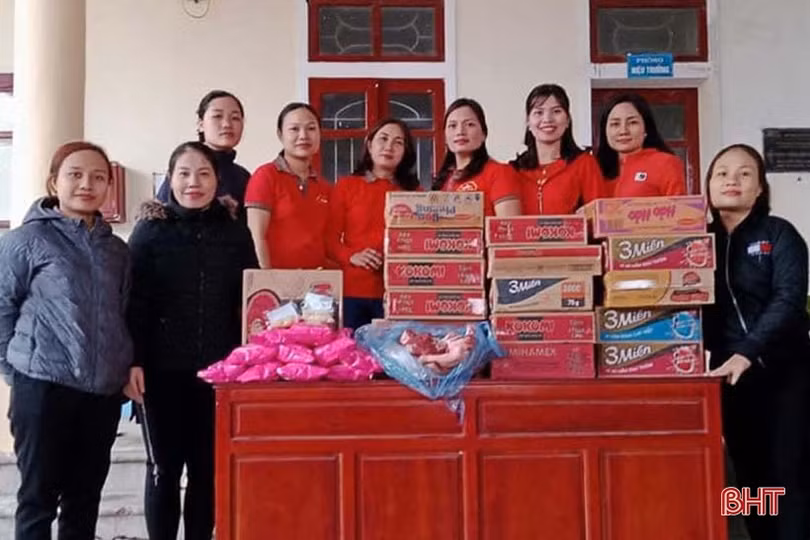 Các tổ chức, cá nhân tiếp tục ủng hộ bà con vùng lũ Hà Tĩnh