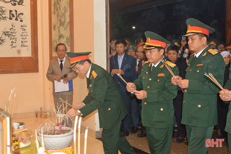 Lãnh đạo tỉnh Hà Tĩnh dâng hương tưởng nhớ các liệt sỹ hy sinh ở Rào Trăng 3