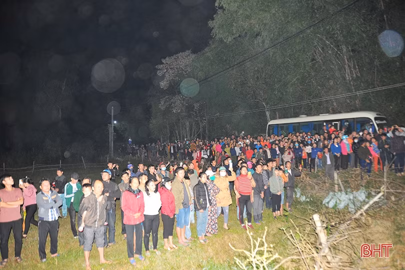 Dâng hương tưởng niệm các liệt sỹ hy sinh tại Quảng Trị