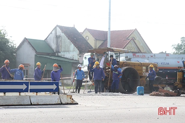 Quốc lộ 1A từ TX Hồng Lĩnh đến Thạch Hà chi chít ổ gà